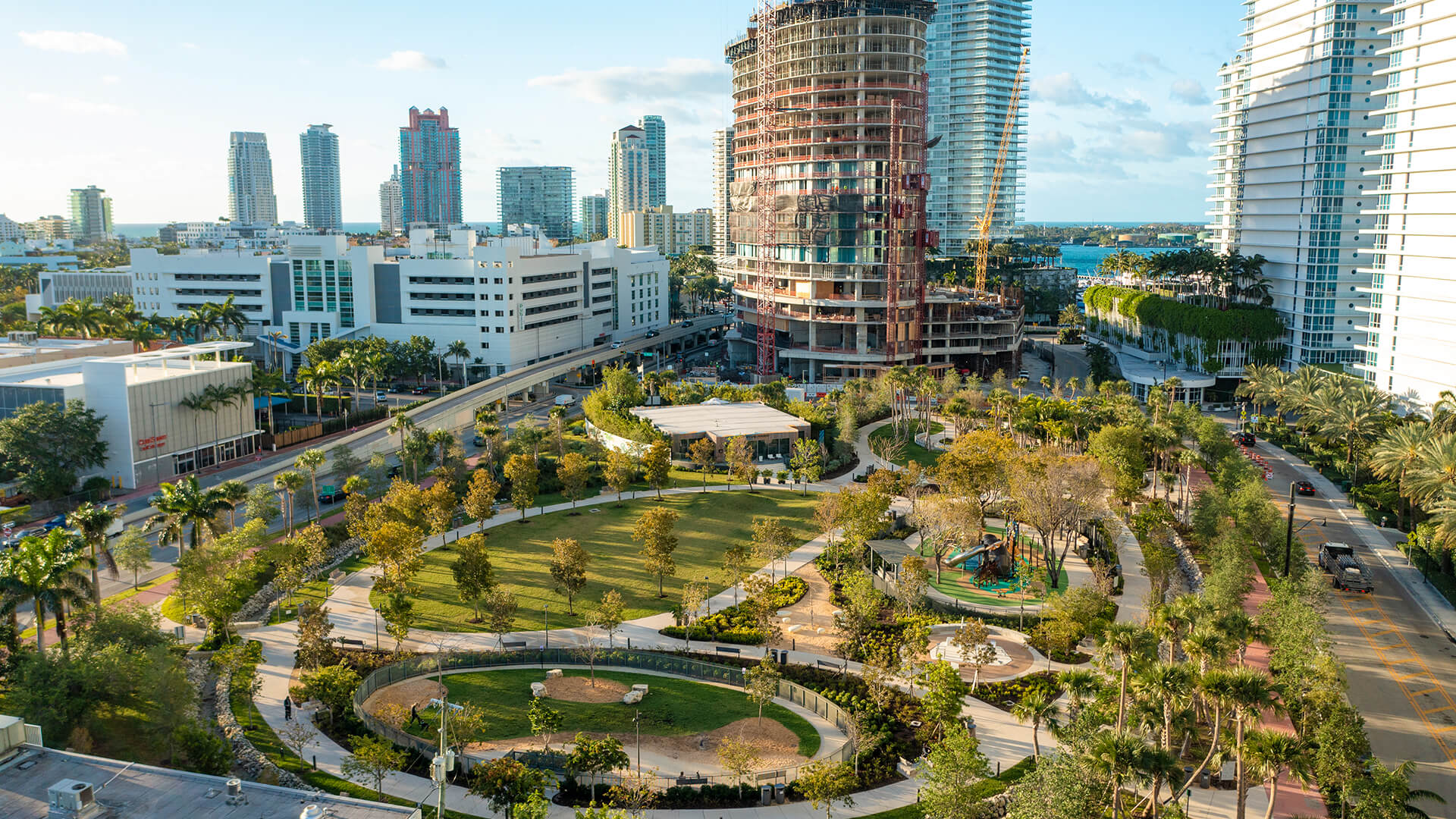 Paseo familiar a Canopy Park