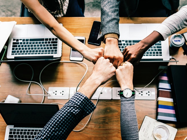 4 Formas en que las marcas pueden apoyar a sus equipos de ventas.