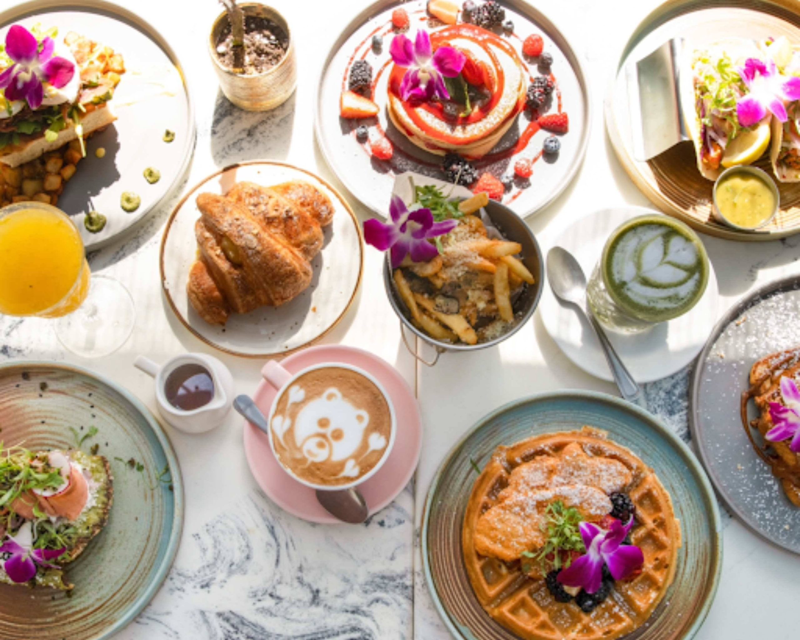 Saborea el Encanto de Sunny Side Café en Miami
